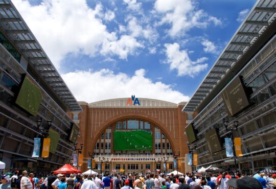 American Airlines Center, NBA, WNBA, Dallas Mavericks, Wings