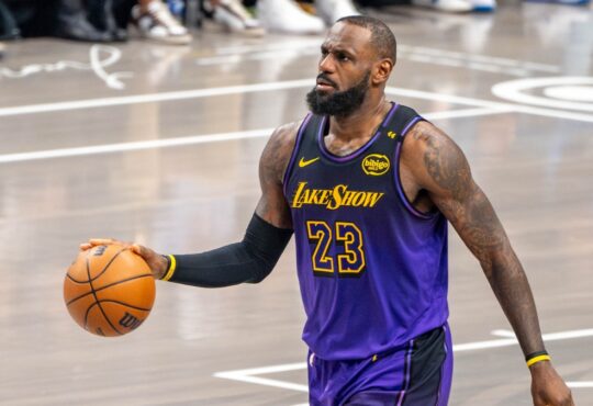 LeBron James, Los Angeles Lakers, New York Knicks, Dallas Mavericks, Mavs, Cleveland Cavaliers, Cavs, NBA