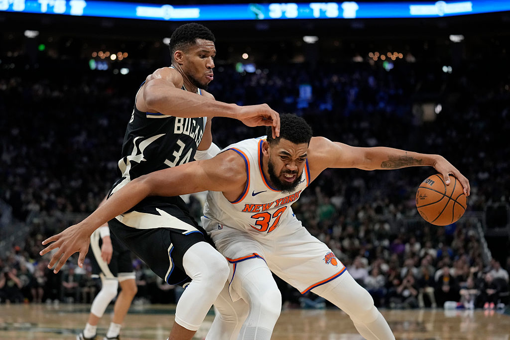 NBA Trade Idea Sends Milwaukee Bucks' Giannis Antetokounmpo to New York Knicks