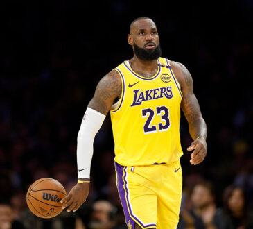 NBA Exec Expects Cavaliers, Mavericks, Warriors to Pursue Lakers' LeBron James in Free Agency Next Offseason