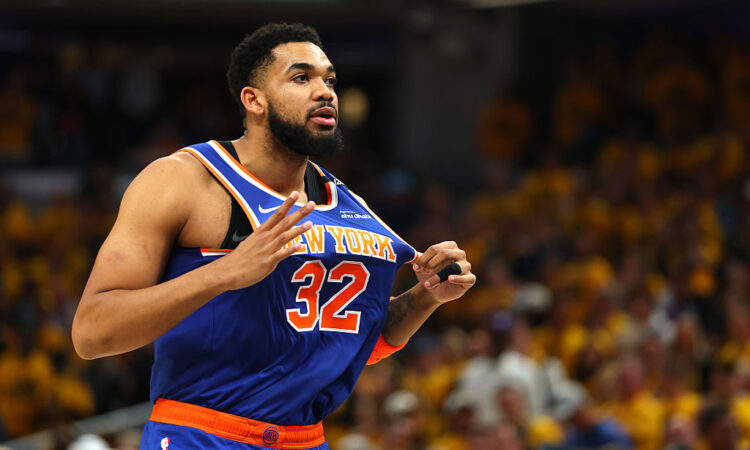 NBA Trade Idea Sends New York Knicks' Karl-Anthony Towns to Milwaukee Bucks