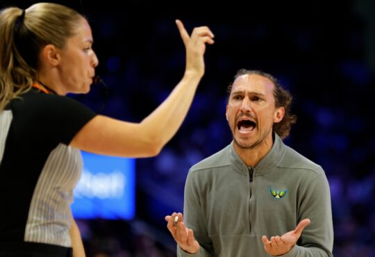 Paige Bueckers, Dallas Wings, WNBA, Chris Koclanes