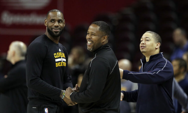 Los Angeles Lakers' LeBron James Was Unaware Damon Jones Shared Info About His Playing Status NBA