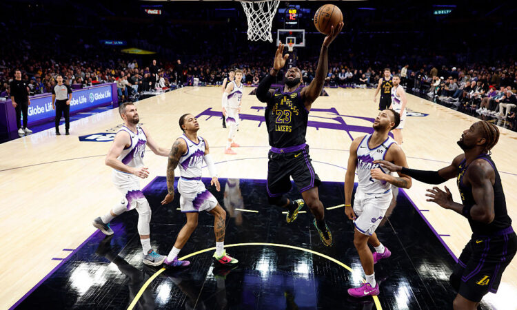 LeBron James, Los Angeles Lakers, Deandre Ayton, NBA
