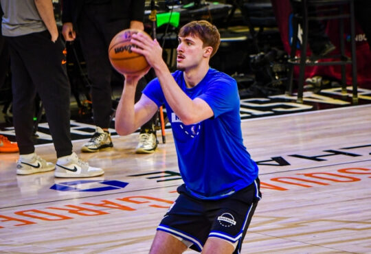 Cooper Flagg warms up on the court at Madison Square Garden before Dallas Mavericks vs. New York Knicks