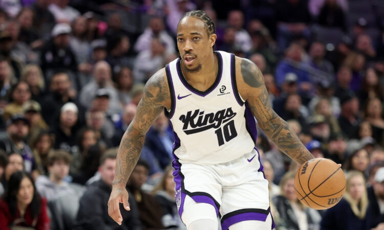 NBA: DeMar DeRozan dribbles the ball for the Sacramento Kings against the Toronto Raptors at Golden 1 Center