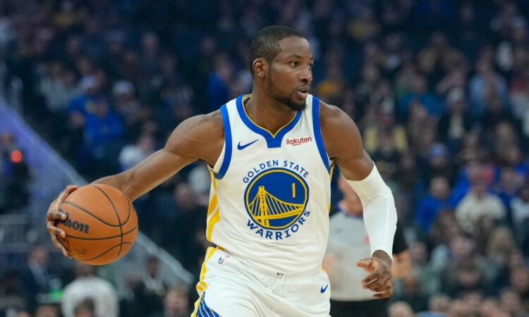 NBA: Jonathan Kuminga dribbles the ball for the Golden State Warriors against the Oklahoma City Thunder at Chase Center