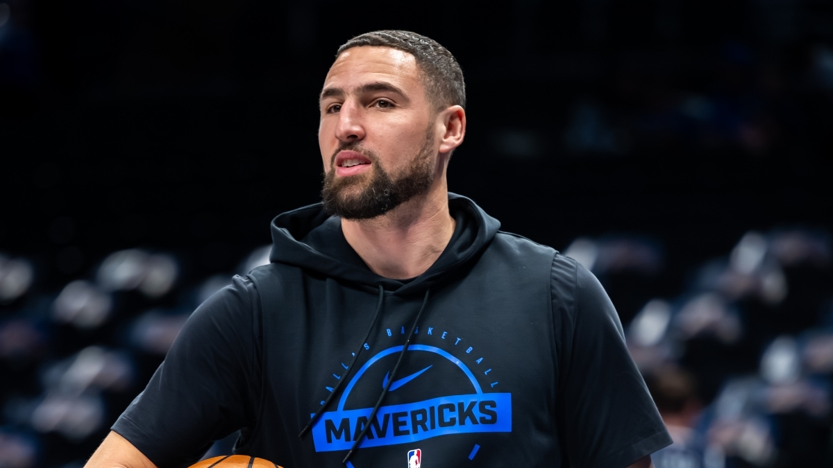 Klay Thompson warms up during a pregame workout for the Dallas Mavericks before facing the Denver Nuggets
