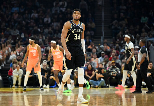 Cavaliers Interested In Trading For Milwaukee Bucks' Giannis Antetokounmpo, Dallas Mavericks' Anthony Davis NBA