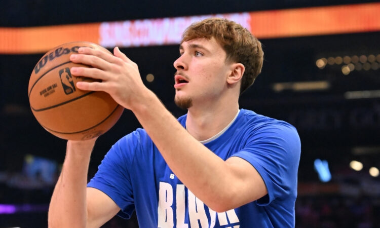 NBA: Cooper Flagg prepares for a game at Mortgage Matchup Center before the Dallas Mavericks face the Phoenix Suns.