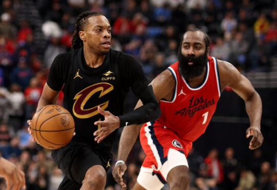 NBA: Darius Garland drives to the basket for the Cleveland Cavaliers against the Los Angeles Clippers at Intuit Dome