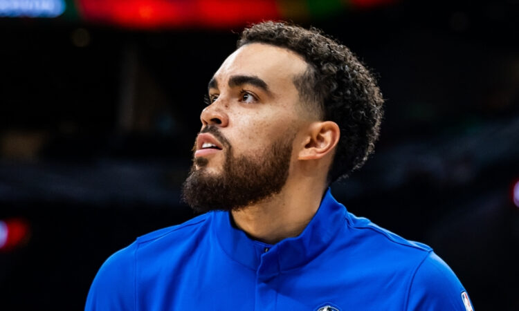 NBA: Tyus Jones shoots during pregame warmups for the Dallas Mavericks in San Antonio