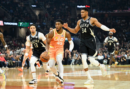 Offseason NBA Trade Proposal Sends Milwaukee Bucks' Giannis Antetokounmpo To Cleveland Cavaliers