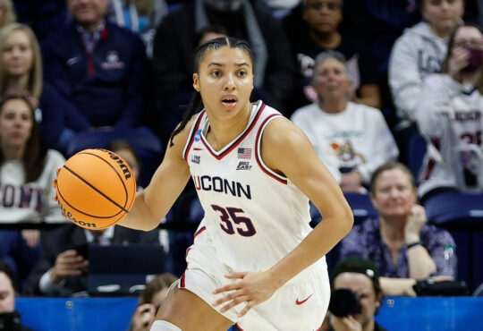 Azzi Fudd of UConn drives on a fast break against Syracuse during the 2026 NCAA Women’s Championship second round at Gampel Pavilion.