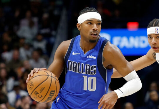 Brandon Williams drives to the basket during Mavericks vs. Pelicans at Smoothie King Center on March 16, 2026.