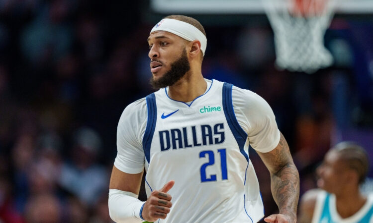 Daniel Gafford (#21) of the Dallas Mavericks during an away game against the Charlotte Hornets at Spectrum Center on March 3, 2026.