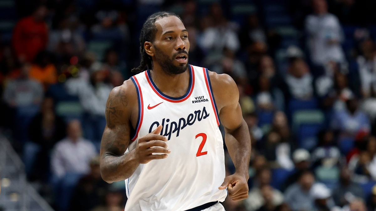 Kawhi Leonard walks up the court during the Clippers’ game against the Pelicans on March 18, 2026 at Smoothie King Center.