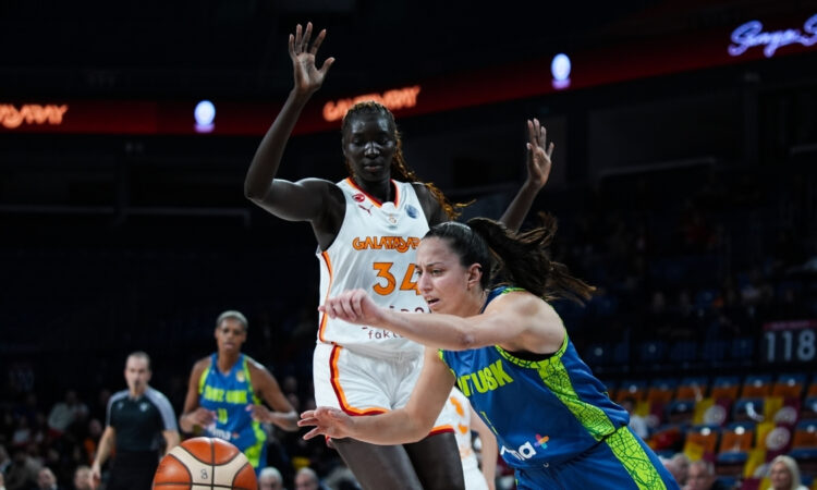 Awak Kuier #32 of Galatasaray in action against Maite Cazorla of ZVVZ USK Prag during a FIBA Women’s EuroLeague match at Sinan Erdem Sports Hall.