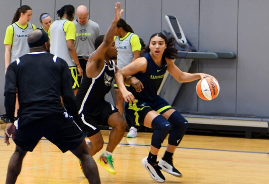 Dallas Wings rookie Azzi Fudd drives to the basket along the baseline during a 5-on-5 scrimmage at College Park Center.