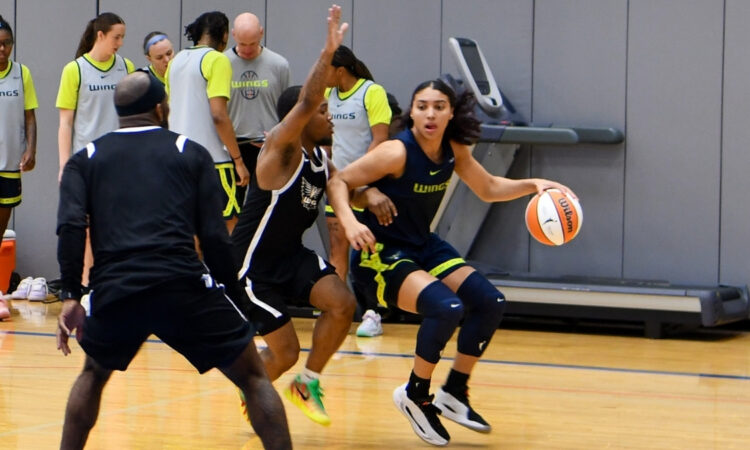 Dallas Wings rookie Azzi Fudd drives to the basket along the baseline during a 5-on-5 scrimmage at College Park Center.