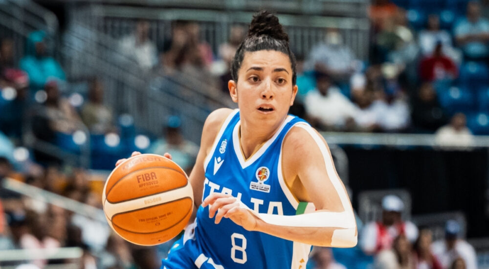 Costanza Verona of Italy drives to the basket during a FIBA Women's World Cup 2026 Qualifying game against USA in San Juan, Puerto Rico.