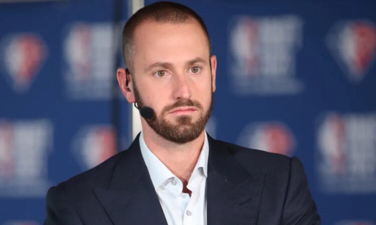 Mike Schmitz of the Dallas Mavericks