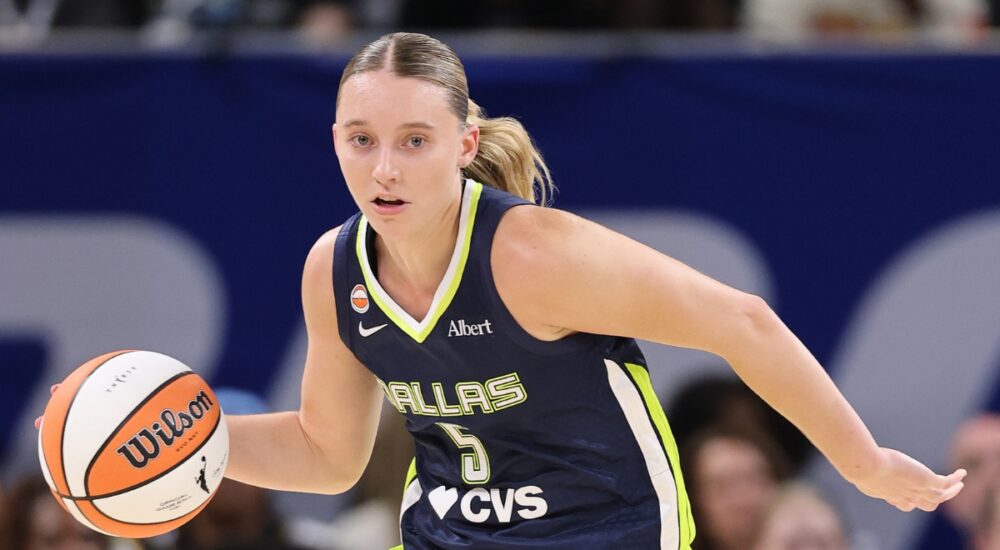 Guard Paige Bueckers pulling up off the bounce to isolate on the perimeter during the first half against the Chicago Sky.