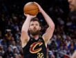 Dean Wade shoots a jump shot for the Cleveland Cavaliers against the Detroit Pistons before signing with the Philadelphia 76ers